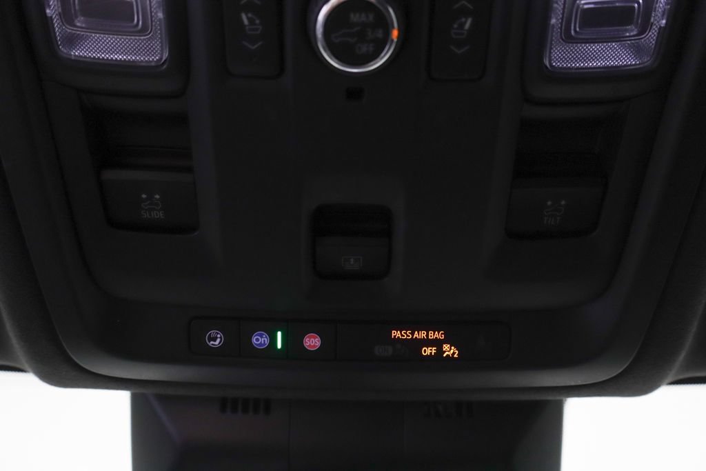Used 2022 Cadillac Escalade Sport Platinum w/ LPO, ONYX Package AWD/4WD image 31