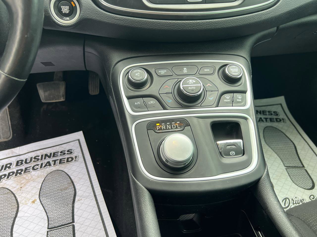 Used 2016 Chrysler 200 Limited w/ Comfort Group image 18