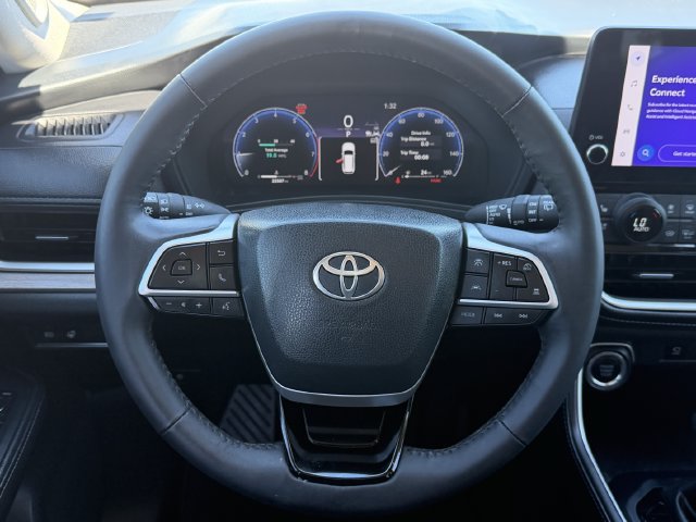 Certified 2024 Toyota Grand Highlander FWD image 12