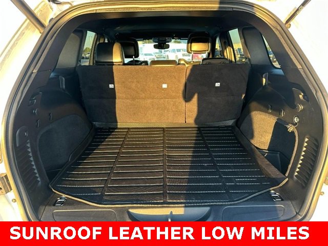 Used 2020 Jeep Grand Cherokee Limited w/ Premium Lighting Group image 5