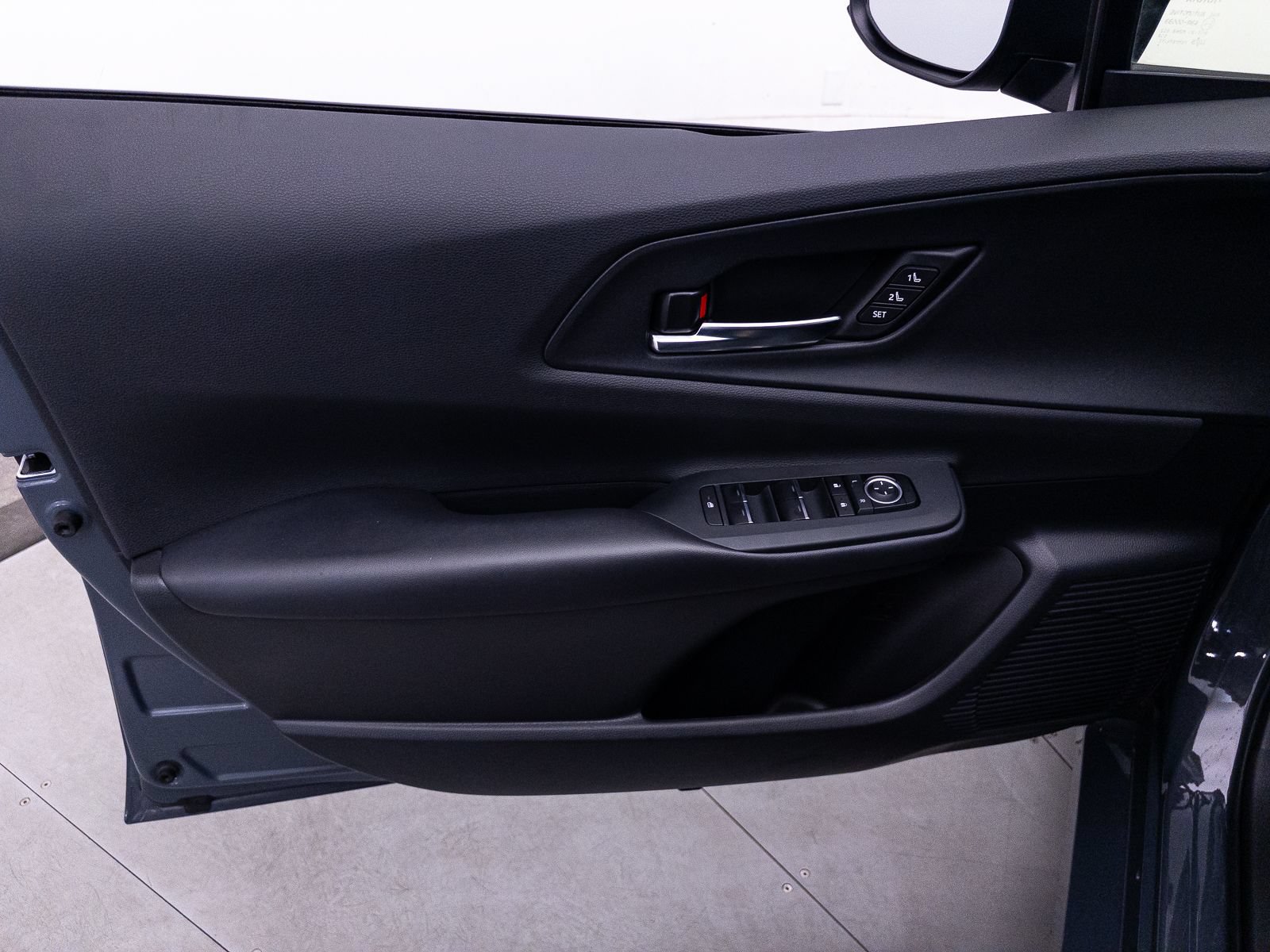 Used 2023 Toyota Prius Prime Premium w/ Advanced Technology Package FWD image 19