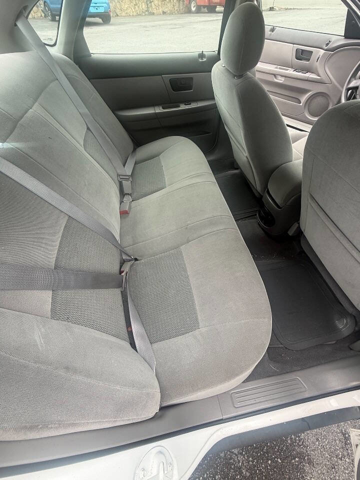 Used 2006 Ford Taurus SE FWD image 10