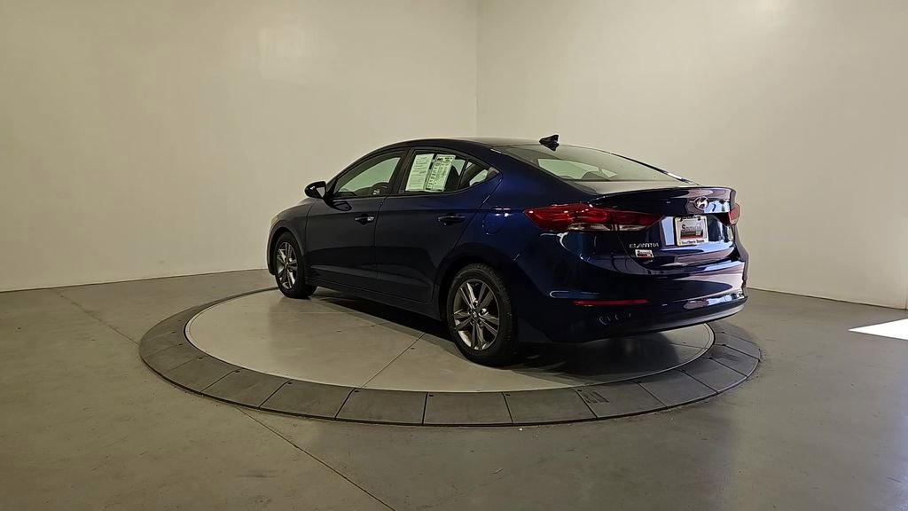 Used 2017 Hyundai Elantra SE FWD image 3