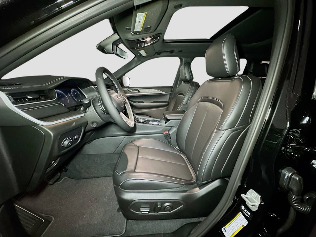 New 2025 Jeep Grand Cherokee L Limited w/ Luxury Tech Group II image 15