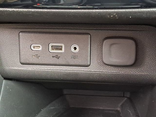 Used 2023 Buick Encore GX Select w/ Safety Package II image 26