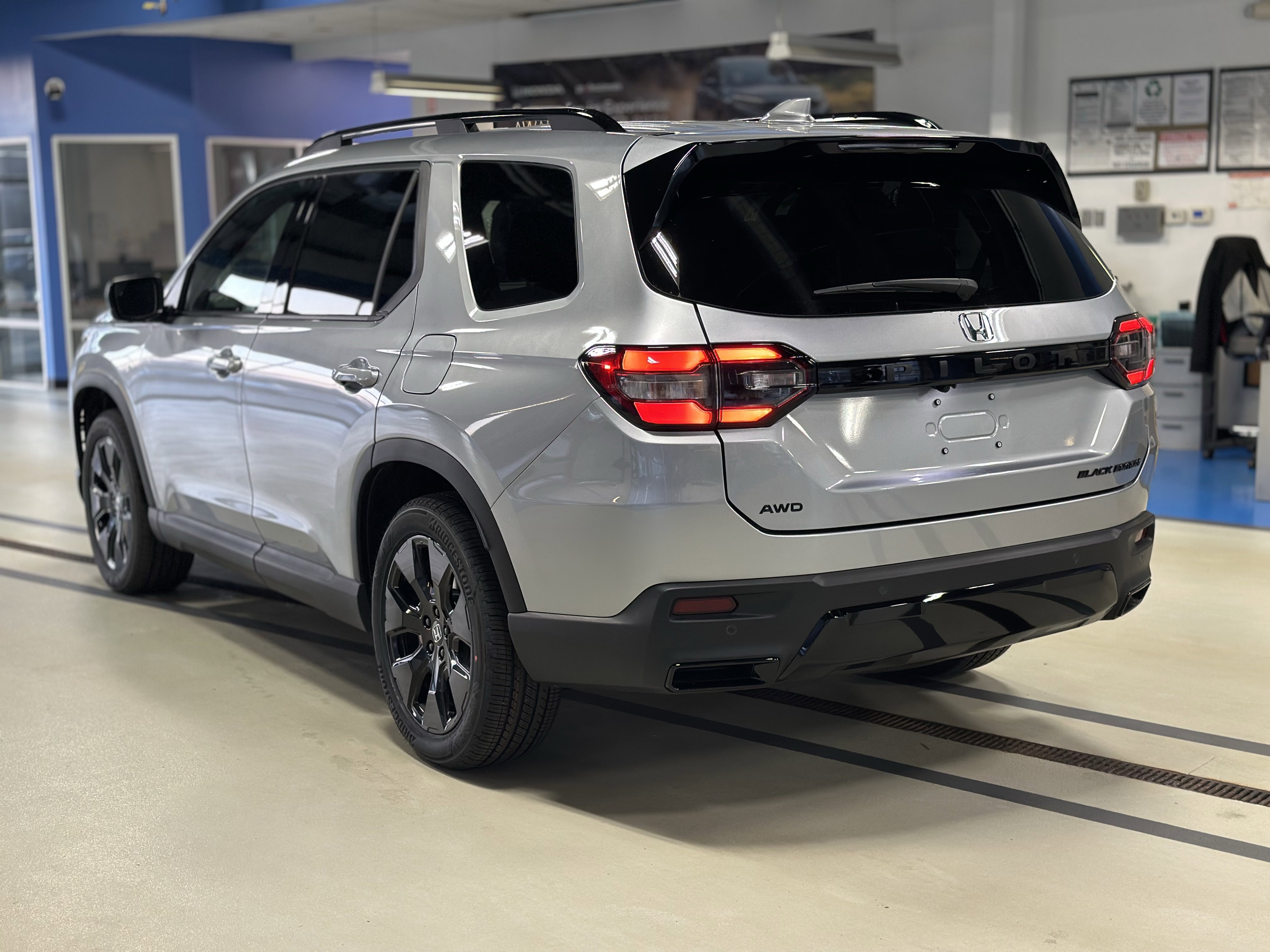 New 2026 Honda Pilot Black Edition image 7