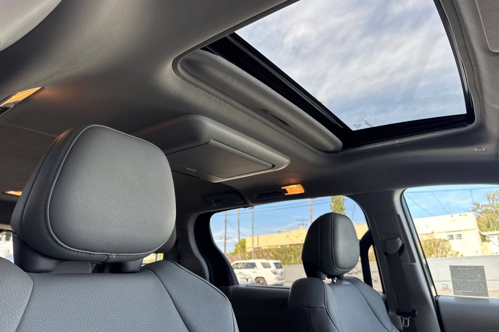 Used 2024 Toyota Sienna XLE w/ XLE Plus Package image 25