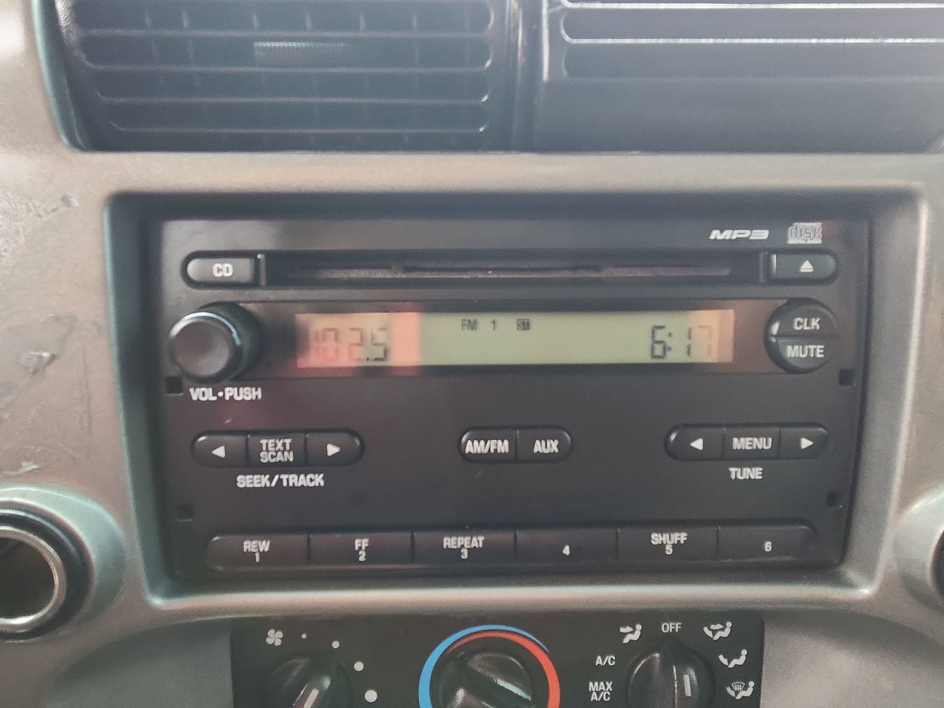 Used 2011 Ford Ranger XLT RWD image 12