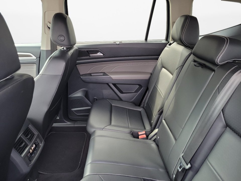 Certified 2021 Volkswagen Atlas SE image 15