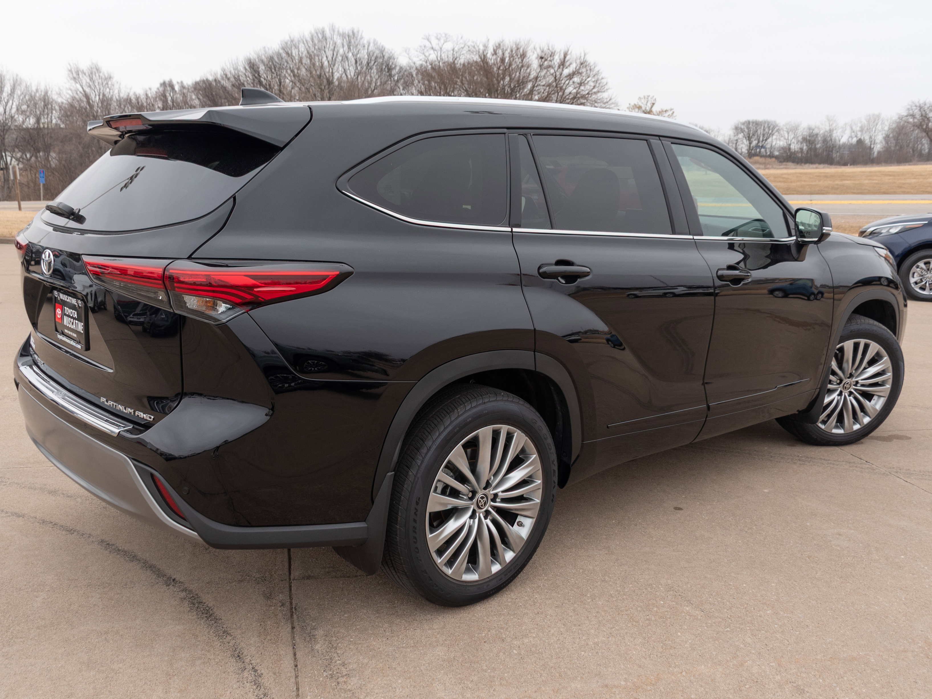 Used 2023 Toyota Highlander Platinum image 23