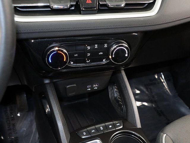 Used 2024 Chevrolet TrailBlazer LT w/ LT Cold Weather Package image 18