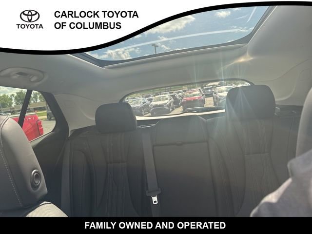 Used 2024 Buick Envision Avenir AWD/4WD image 16