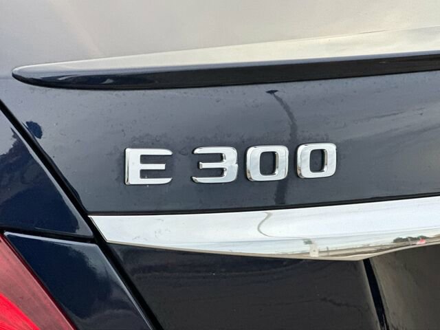 Used 2018 Mercedes-Benz E 300 image 36