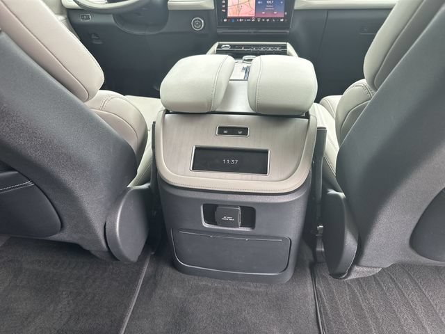 Certified 2025 Lincoln Navigator L Reserve AWD/4WD image 24