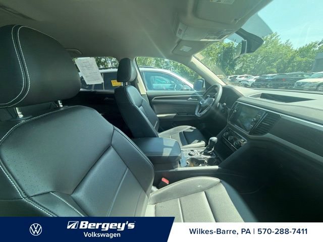 Certified 2023 Volkswagen Atlas SE w/ Black Wheel Package AWD/4WD image 17