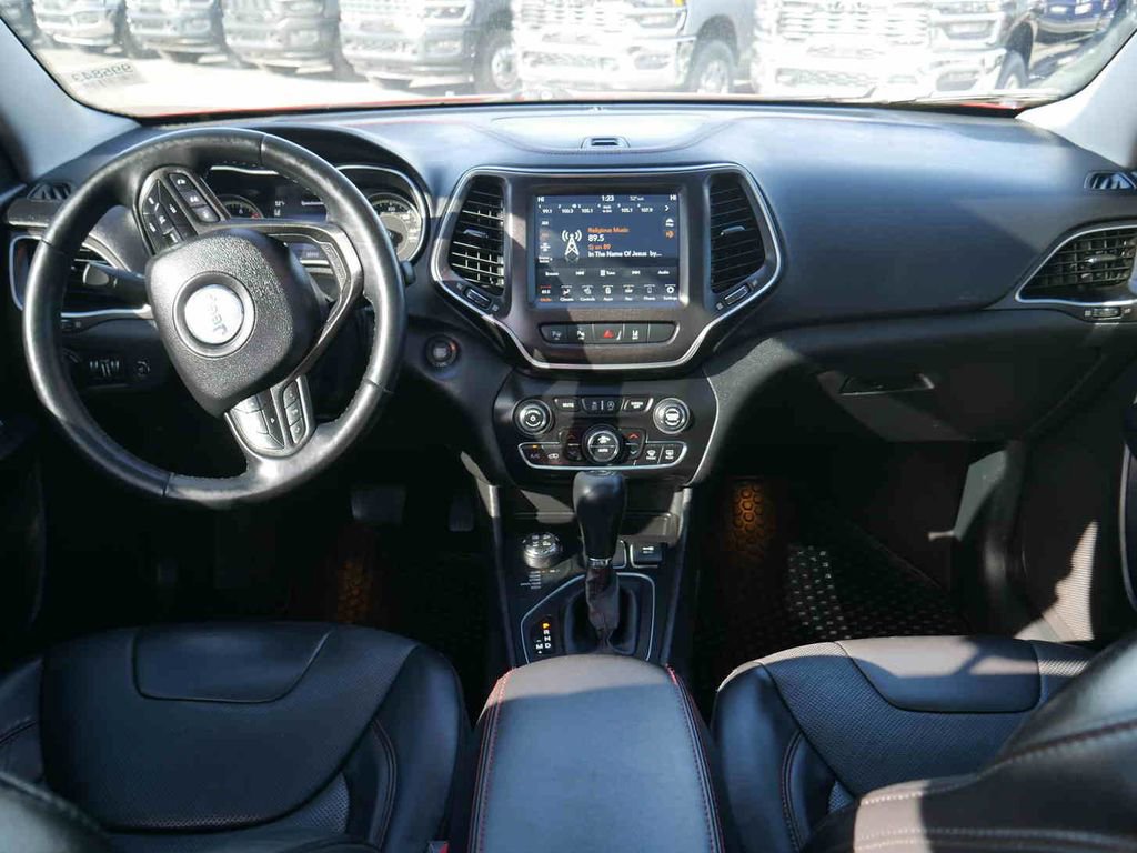 Used 2019 Jeep Cherokee Trailhawk image 5