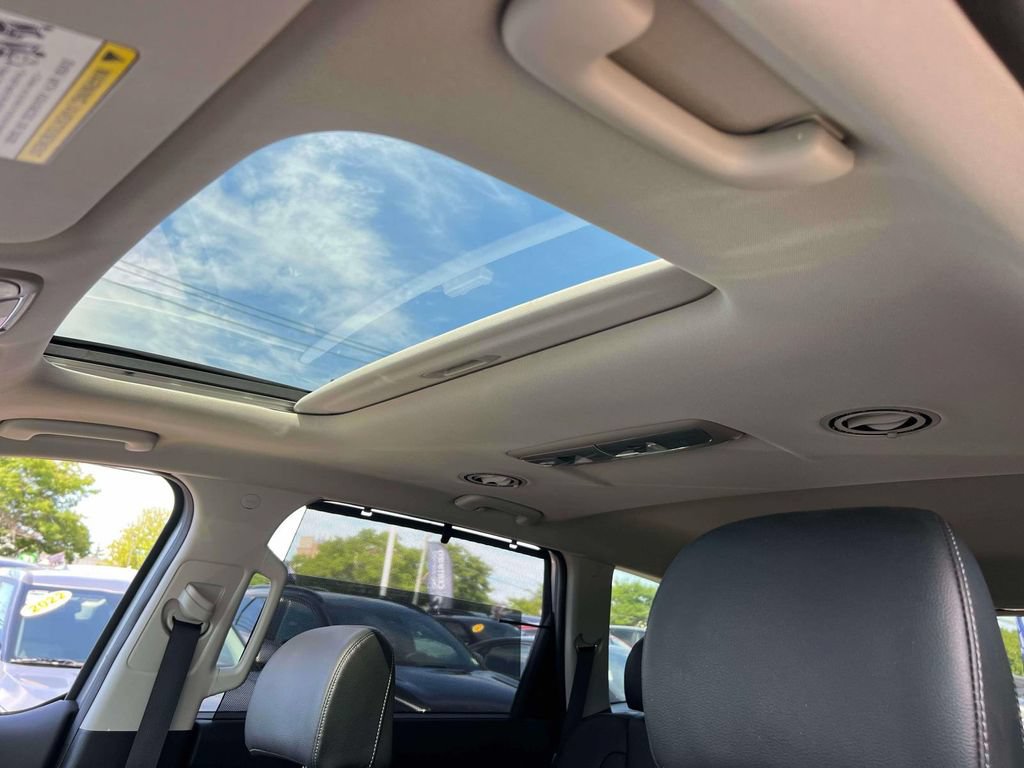 Certified 2024 Kia Telluride EX w/ EX Captain's Chair Package AWD/4WD image 20