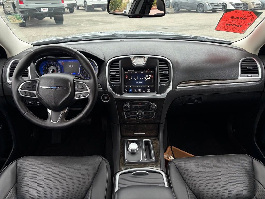 Used 2022 Chrysler 300 Touring L w/ Safetytec Plus Group image 24