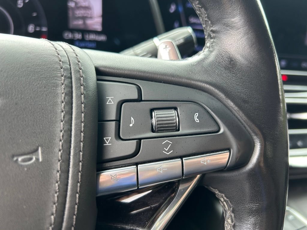 Used 2023 Cadillac Escalade ESV V AWD/4WD image 30