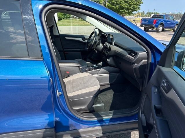 Used 2022 Ford Escape SE w/ Cold Weather Package AWD/4WD image 5