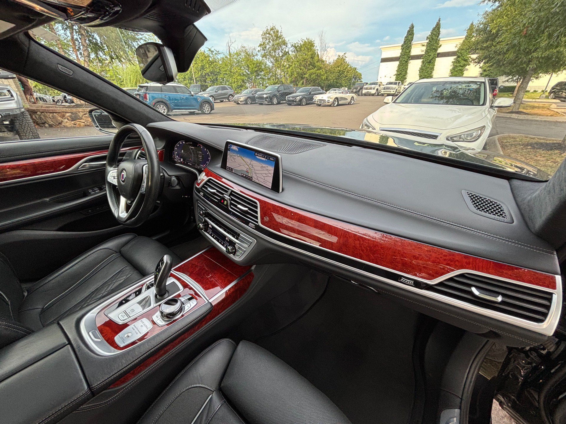 Used 2022 BMW ALPINA B7 xDrive w/ Luxury Rear Seating Package AWD/4WD image 27