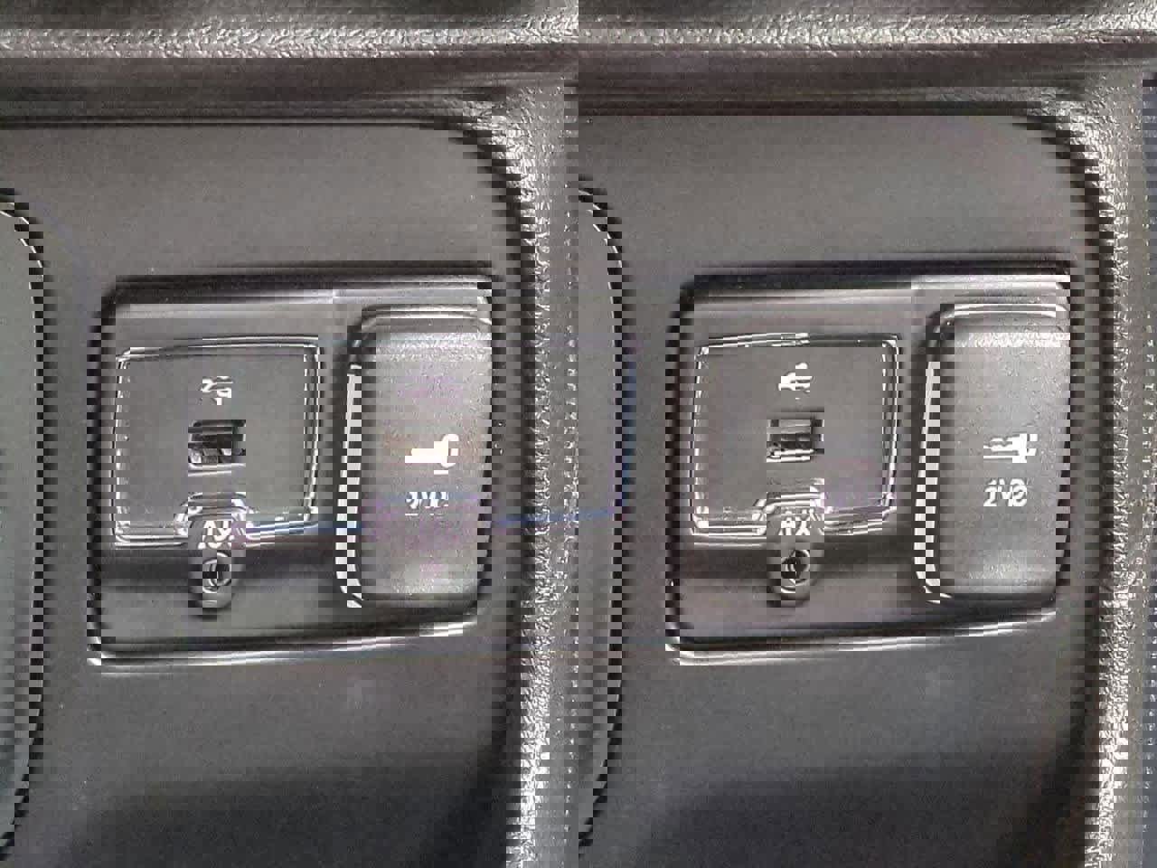 Used 2016 Jeep Renegade Latitude image 30