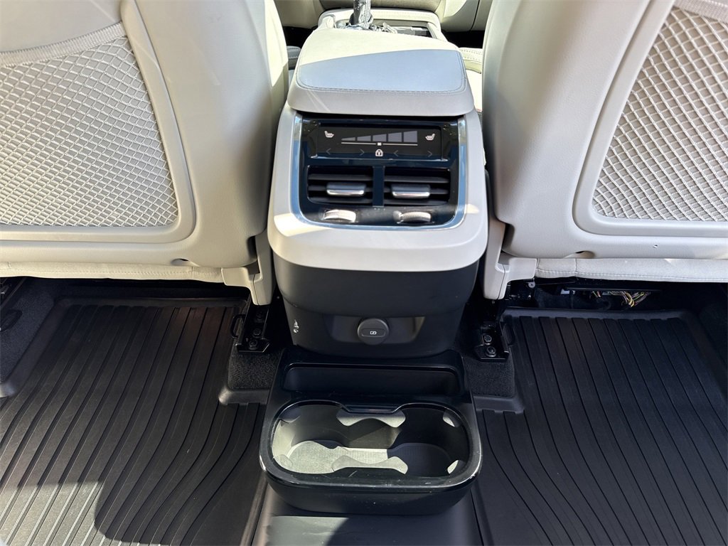 Used 2022 Volvo XC90 T6 Inscription w/ Advanced Package image 23