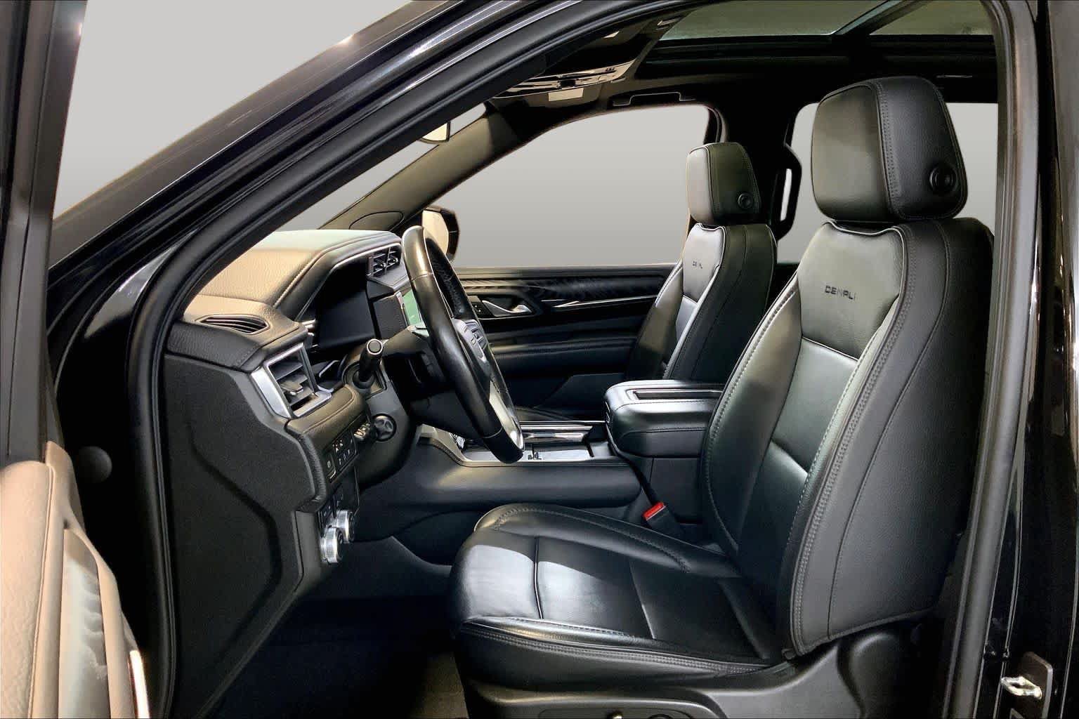 Used 2022 GMC Yukon XL Denali AWD/4WD image 7