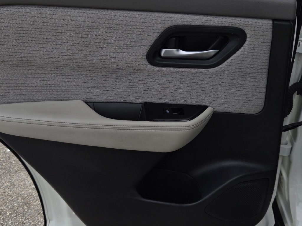 Certified 2023 Nissan Rogue SV FWD image 10
