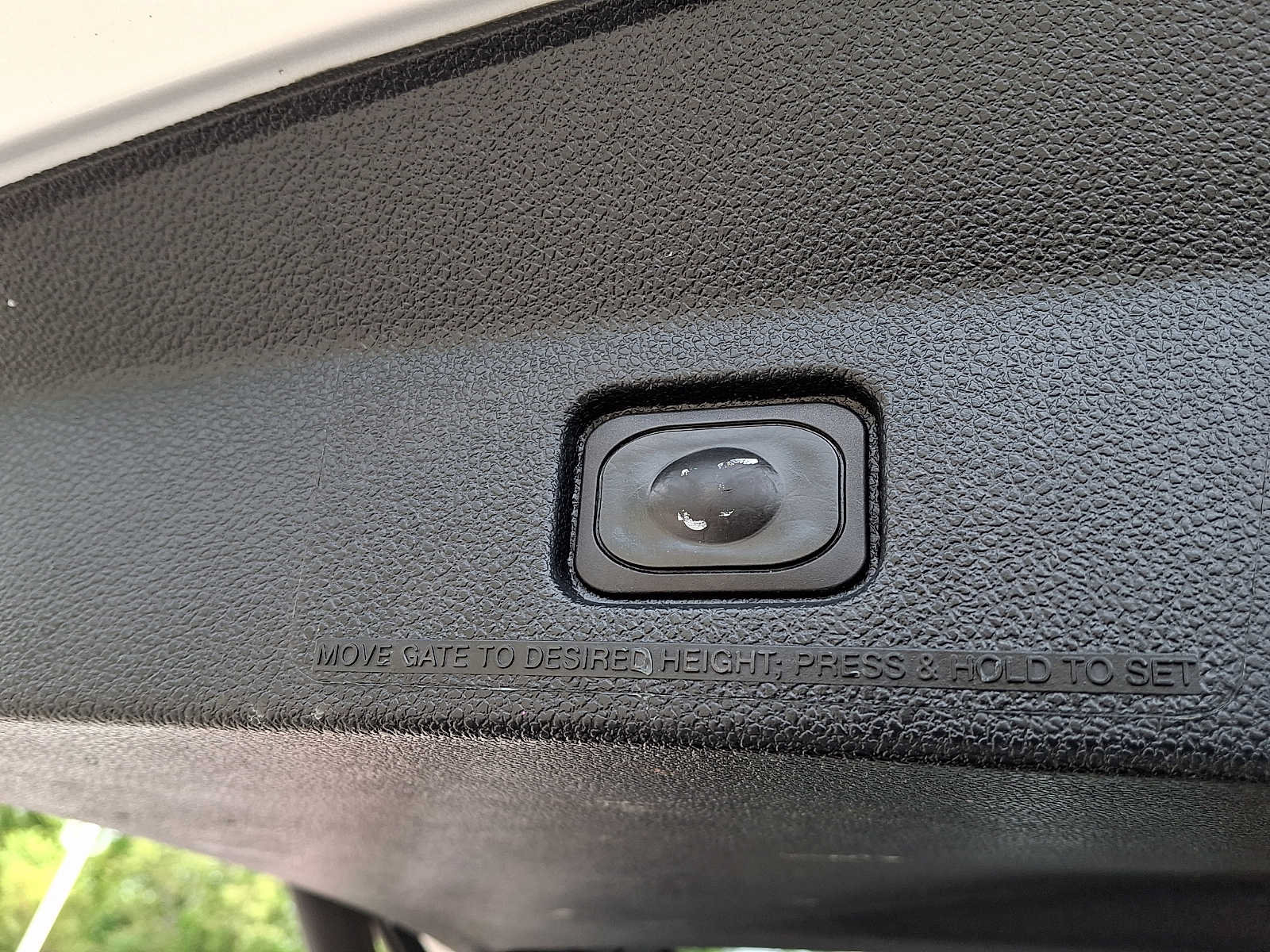 Used 2018 Ford Explorer XLT w/ Equipment Group 202A AWD/4WD image 32