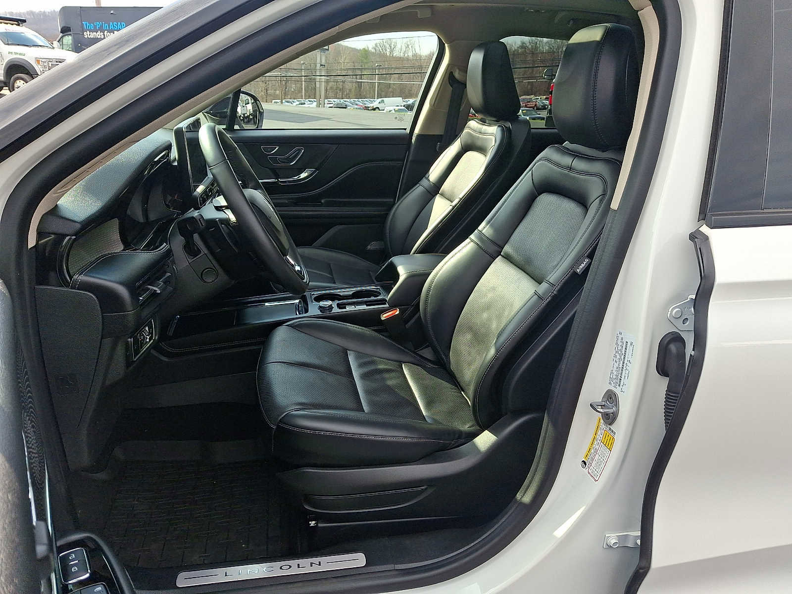 Used 2023 Lincoln Corsair Reserve w/ Equipment Group 201A image 14