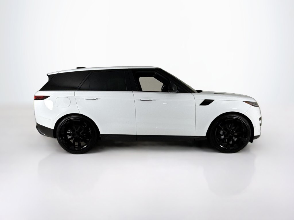 Used 2026 Land Rover Range Rover Sport SE AWD/4WD image 6