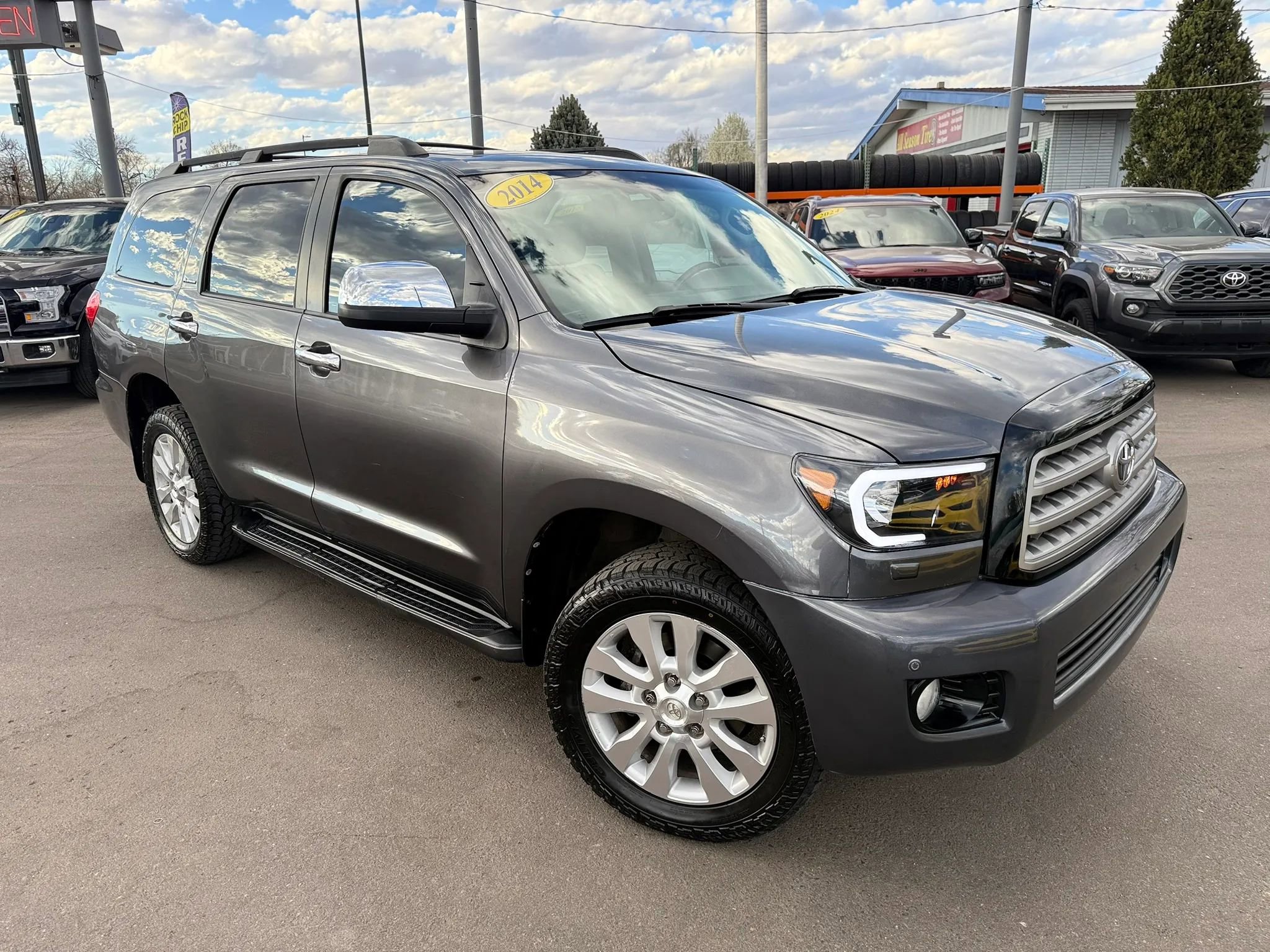 Used 2014 Toyota Sequoia Platinum w/ Preferred Accessory Package AWD/4WD image 3