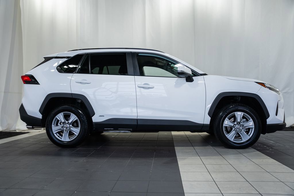 Used 2025 Toyota RAV4 XLE image 3