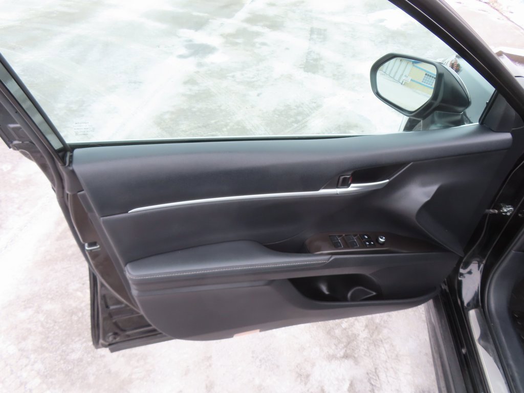 Used 2023 Toyota Camry XSE image 33