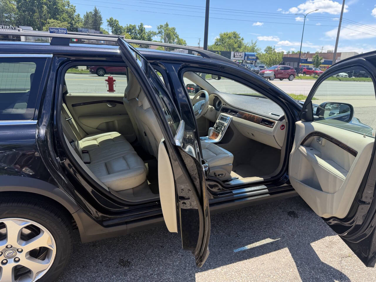 Used 2011 Volvo XC70 T6 AWD/4WD image 9