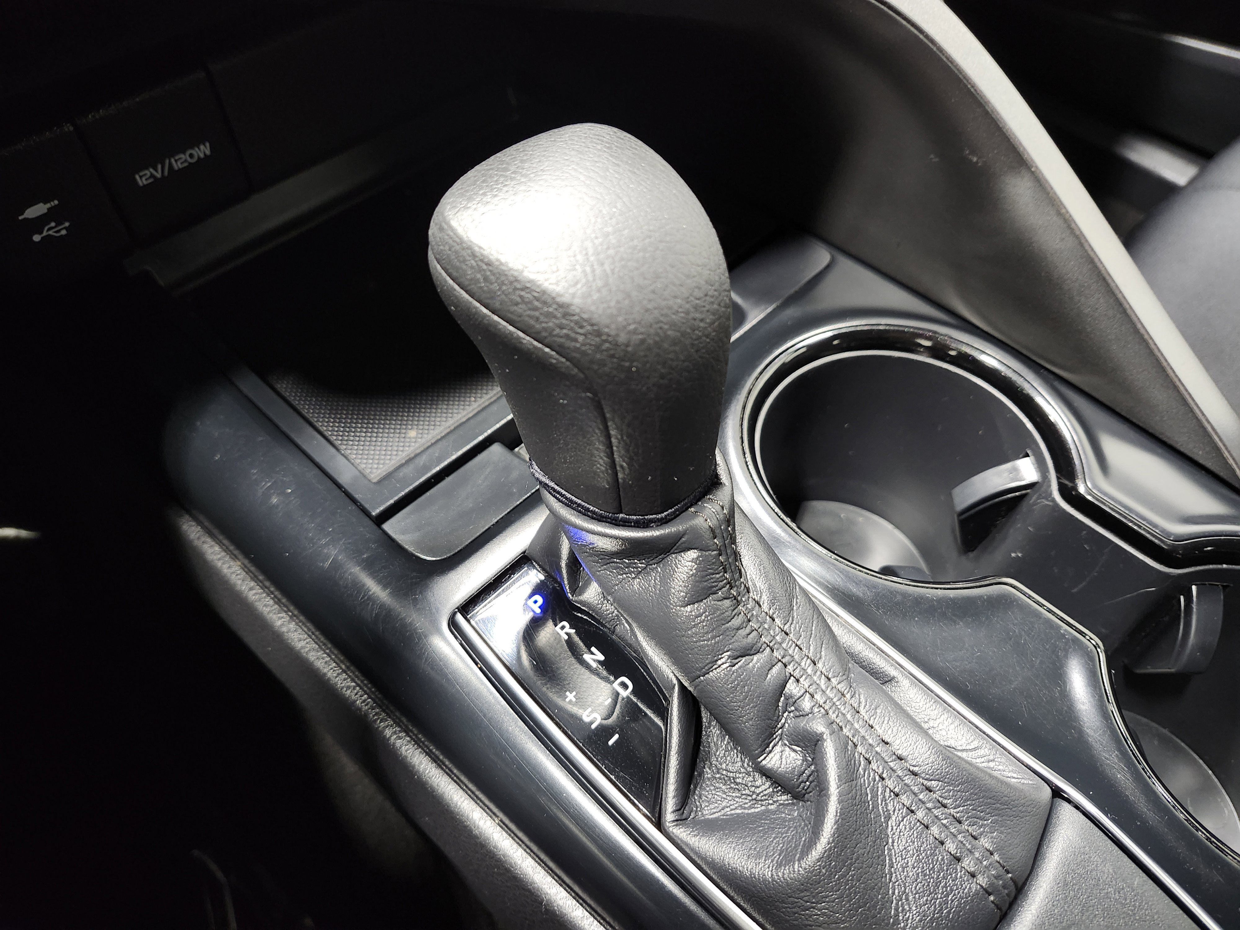 Used 2019 Toyota Camry LE image 30