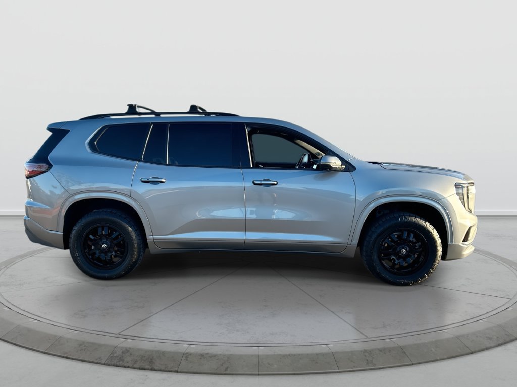 Used 2025 GMC Acadia Denali FWD image 9