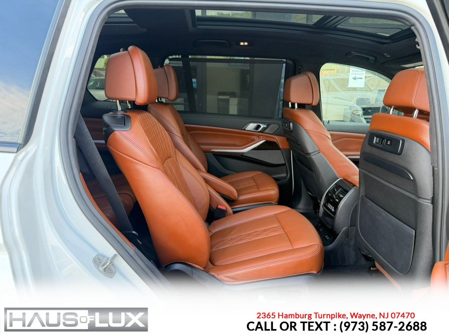 Used 2021 BMW X7 M50i AWD/4WD image 26