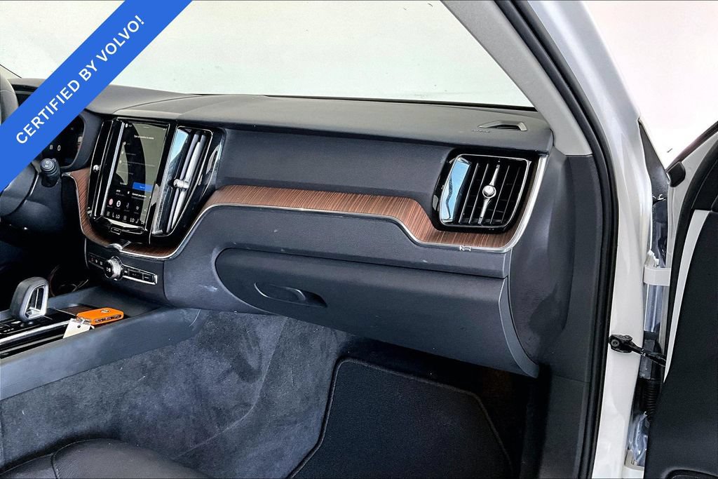 Used 2023 Volvo XC60 B5 Plus AWD/4WD image 19