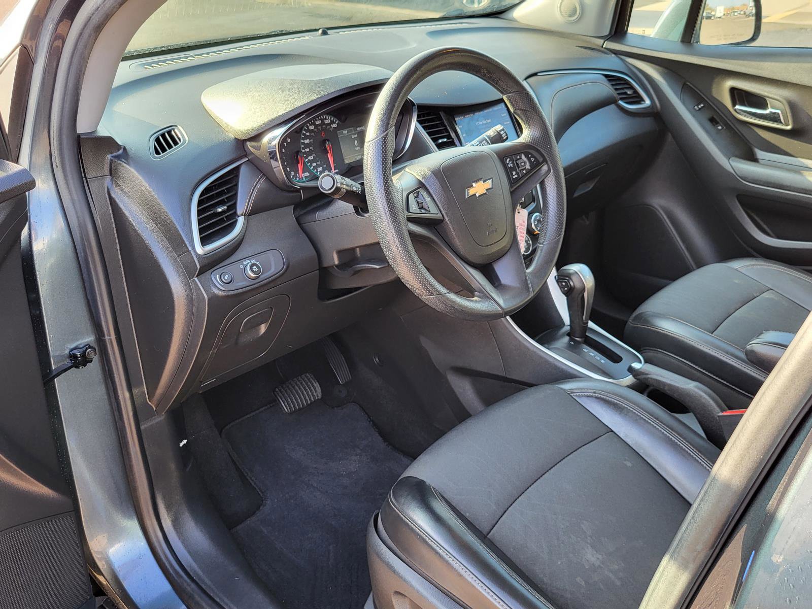 Used 2021 Chevrolet Trax LT image 16