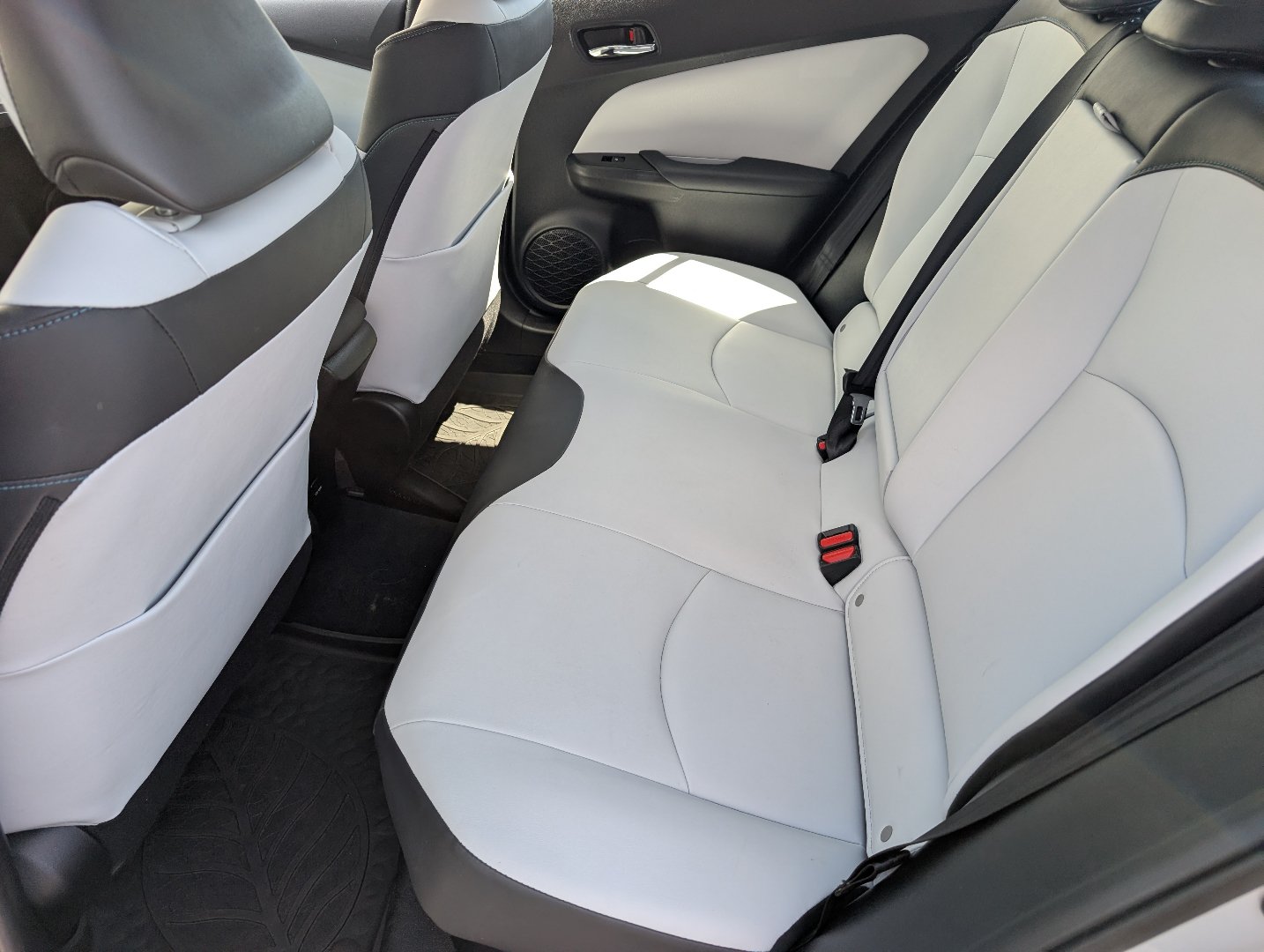 Used 2017 Toyota Prius Four FWD image 27