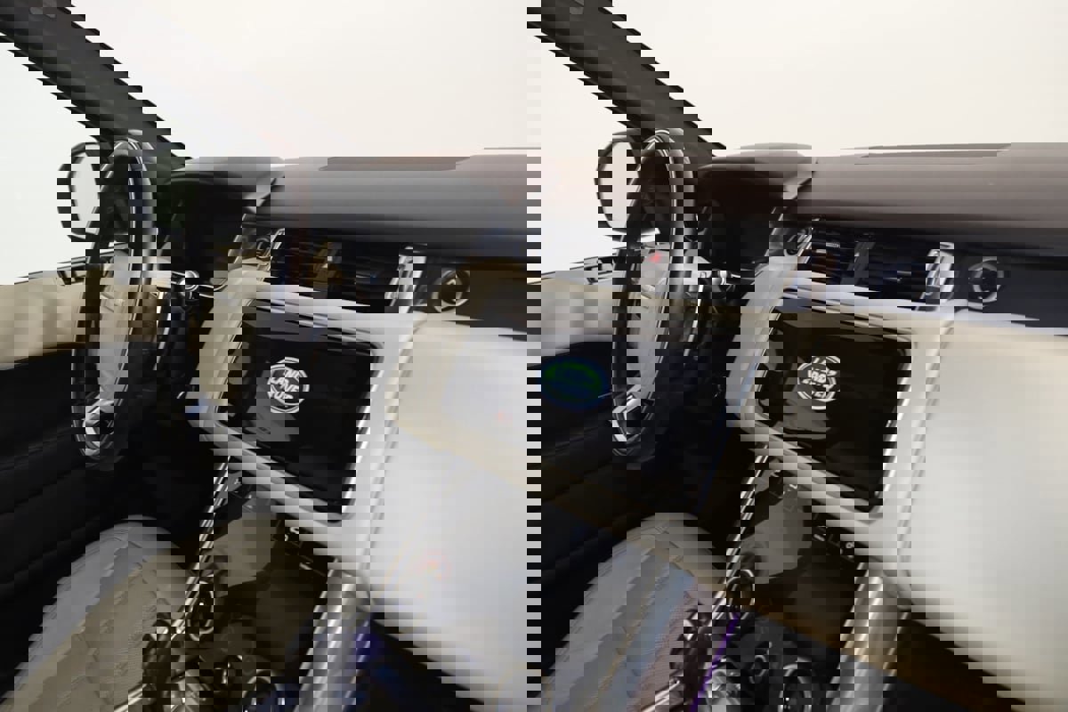 Used 2021 Land Rover Range Rover Sport HSE Silver Edition image 48