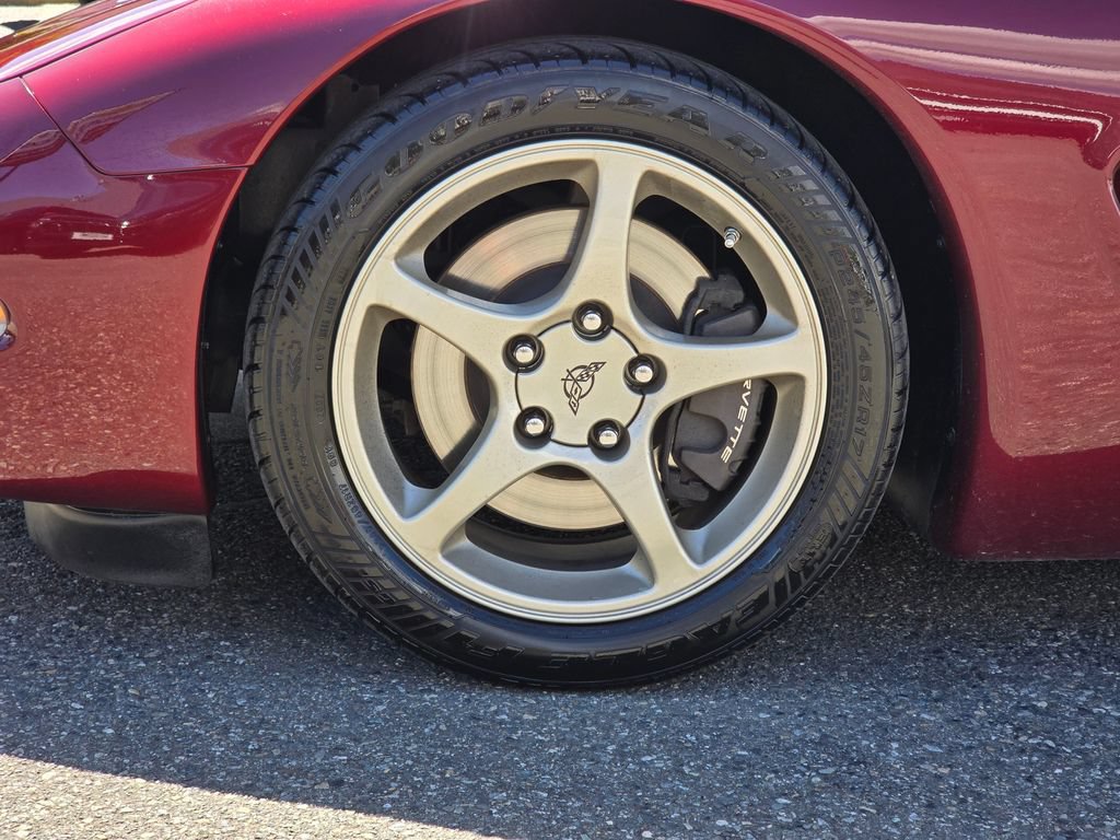 Used 2003 Chevrolet Corvette Convertible w/ Preferred Equipment Group1 RWD image 9