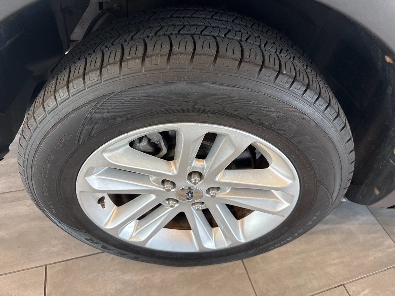 Used 2011 Ford Explorer XLT w/ Class III Trailer Tow Pkg image 14