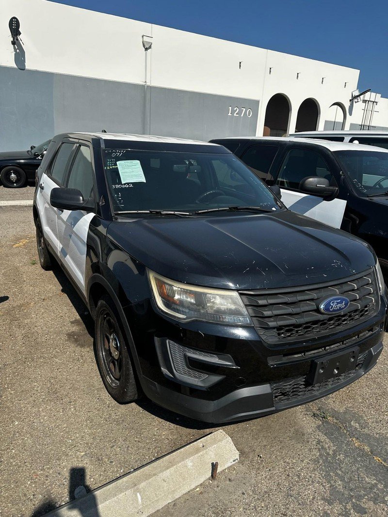 Used 2017 Ford Explorer AWD image 2