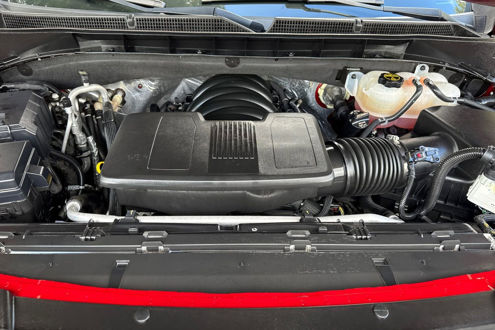 Used 2024 GMC Yukon SLT image 55