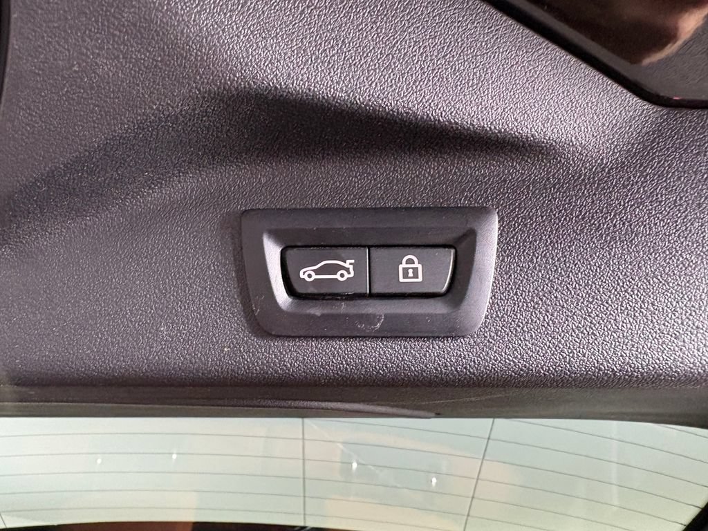 Used 2022 BMW X7 M50i AWD/4WD image 35
