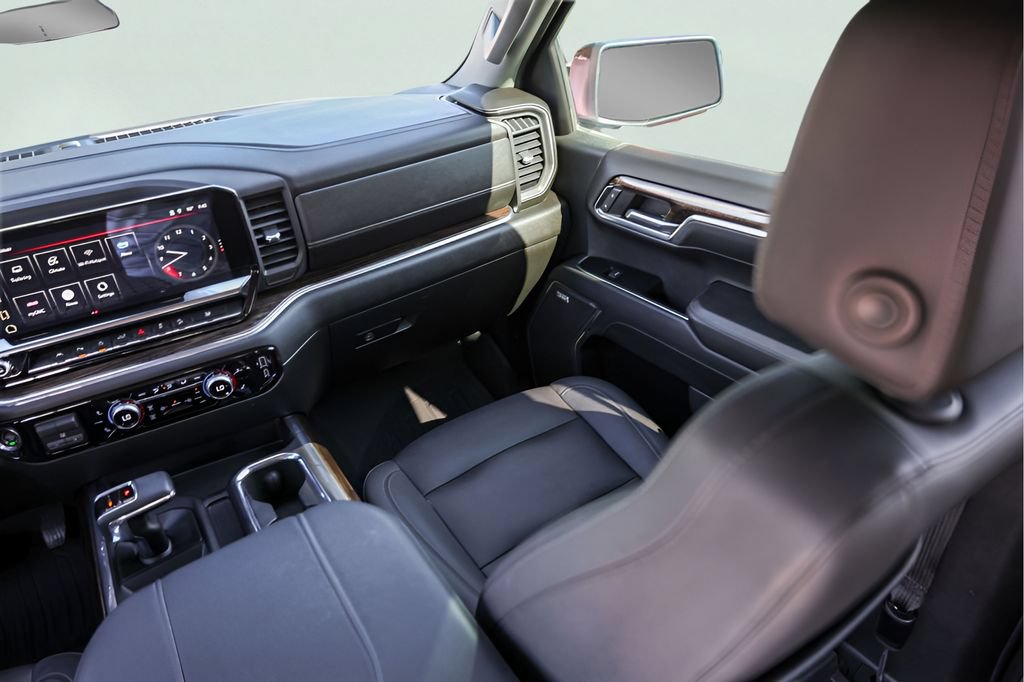 Used 2024 GMC Sierra 1500 Elevation w/ Elevation Premium Package AWD/4WD image 30