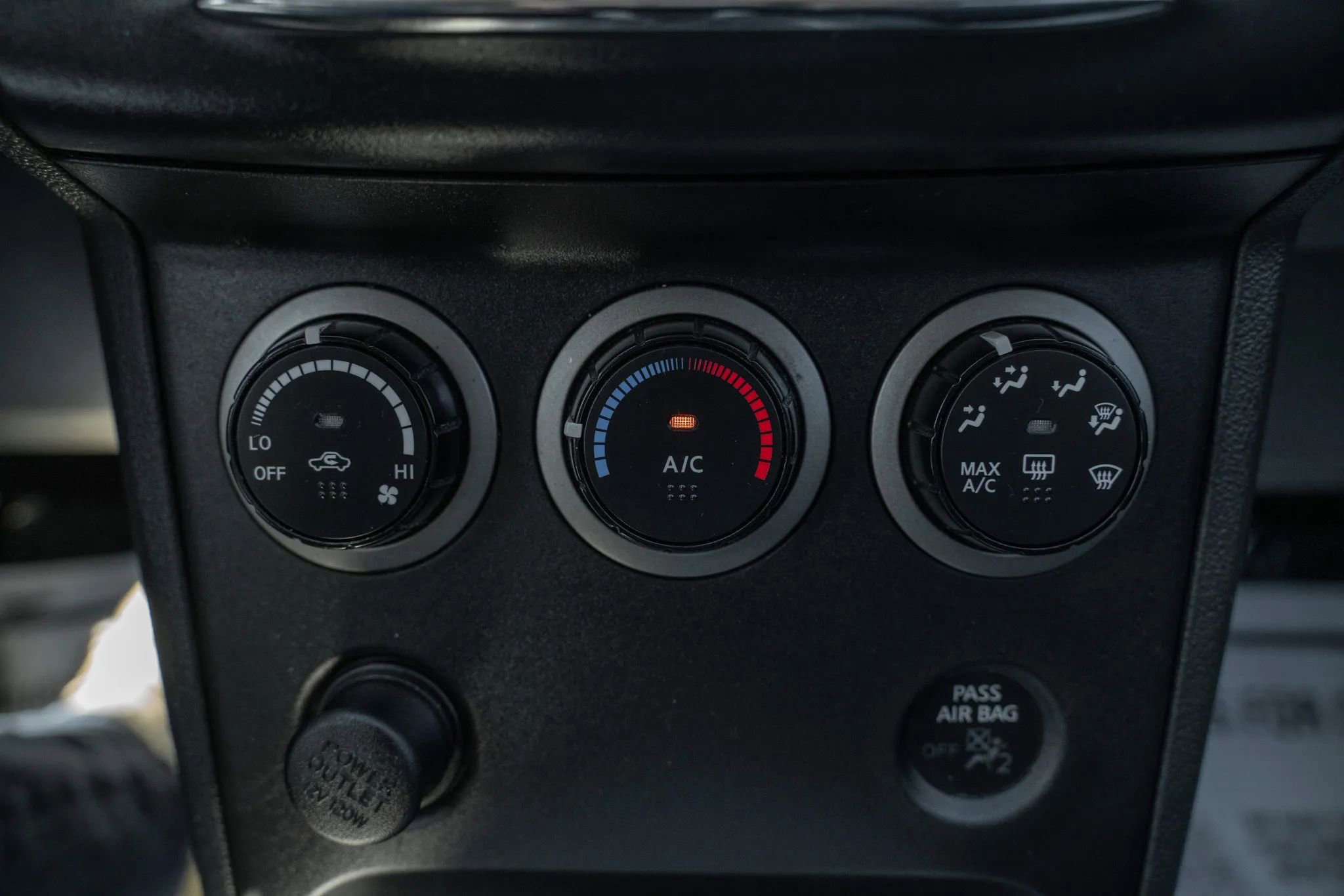 Used 2011 Nissan Rogue SV image 21